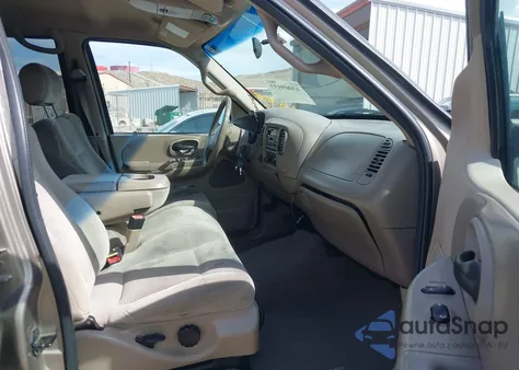 2001 Ford F-150 King Ranch Edition/Lariat/Xlt from USA, damaged, VIN 1FTRW08LX1KF96972